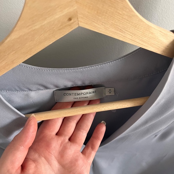 Baby blue cuffed sleeve fluid blouse - Simons - Picture 3 of 7